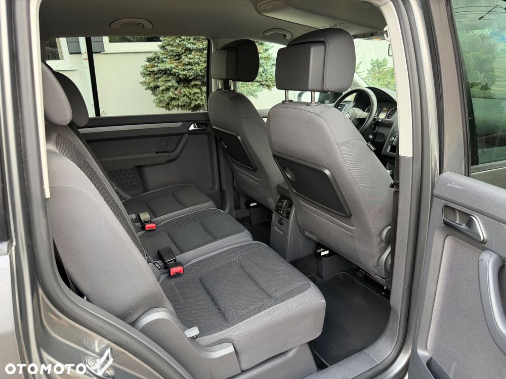 Volkswagen Touran 1.6 TDI DPF BlueMotion Technology DSG Trendline - 11