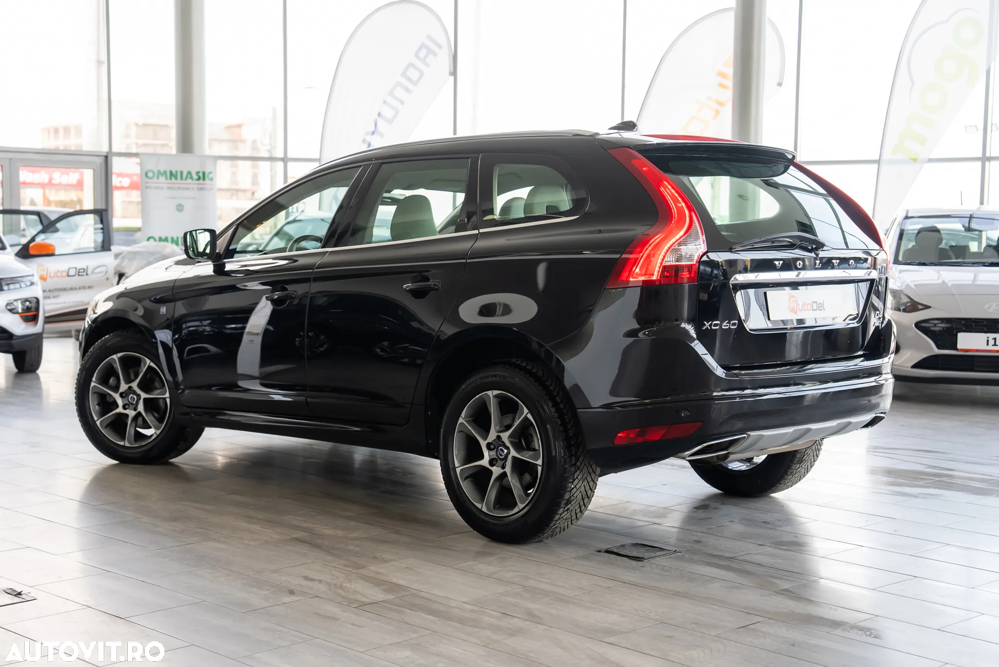 Volvo XC 60 D4 AWD Geartronic Ocean Race - 3