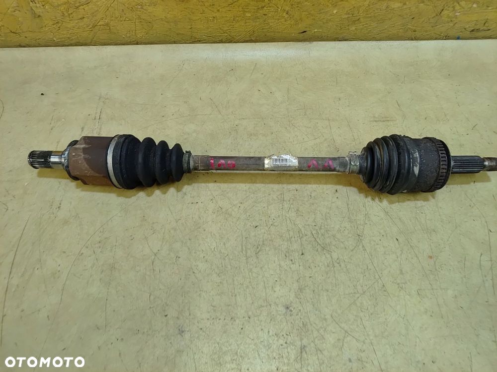 HYUNDAI I10 I 1.1 B PÓŁOŚ LEWA 49500-0X100 - 2