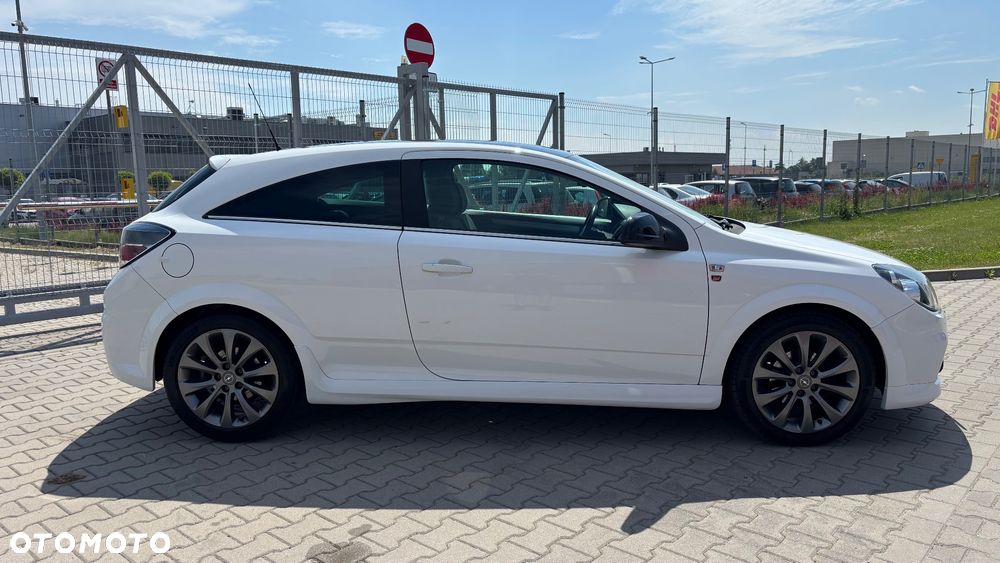 Opel Astra 1.6 Black&White - 6