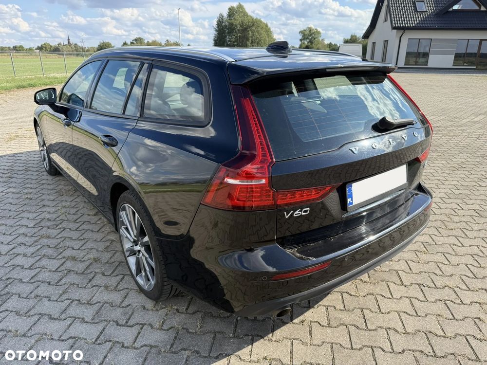 Volvo V60 2022 photo 4