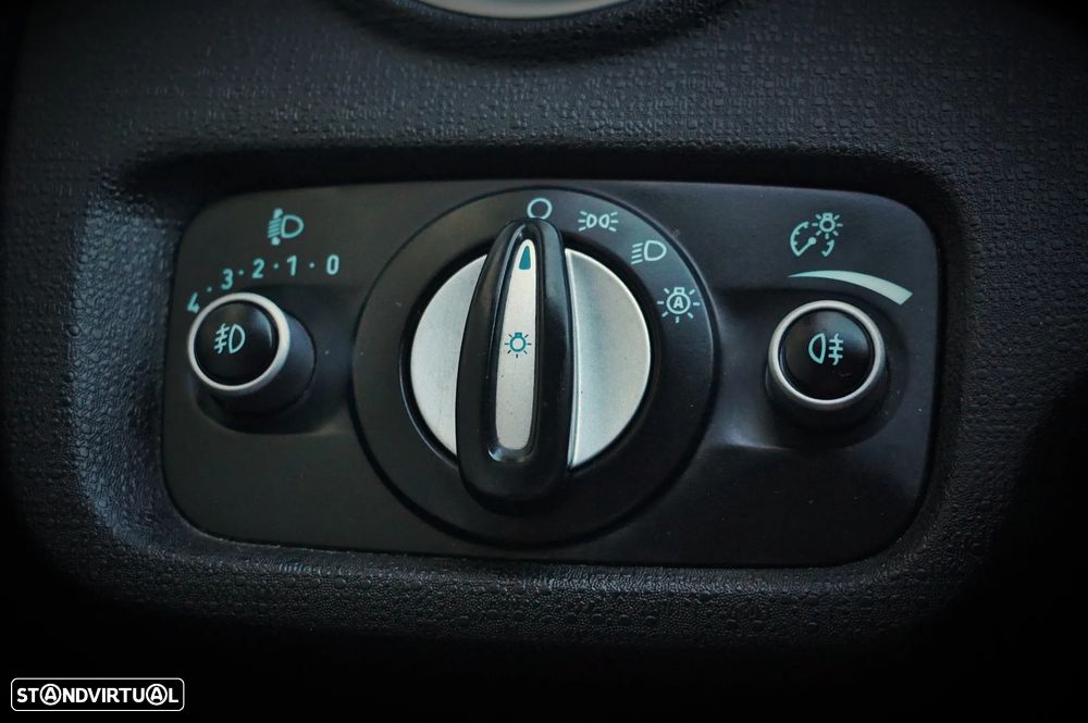 Ford Fiesta 1.5 TDCi Titanium - 23