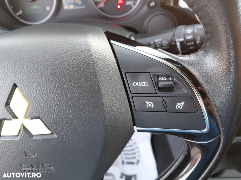 Mitsubishi Outlander 2.2 Litre DI-D AWD Instyle - 22