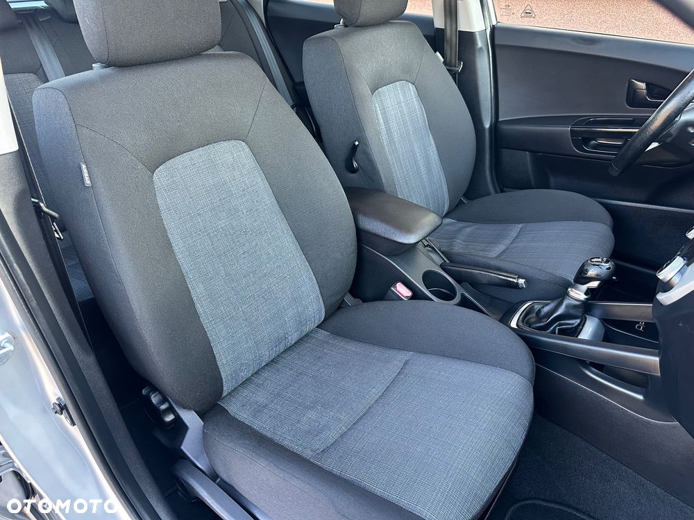 Kia Ceed - 6