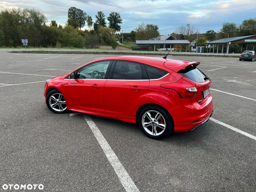 Ford Focus 2014 photo 3