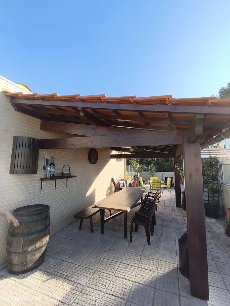 T2 com terraço rooftop a 1 min da reta de Francelos - Grande imagem: 2/32