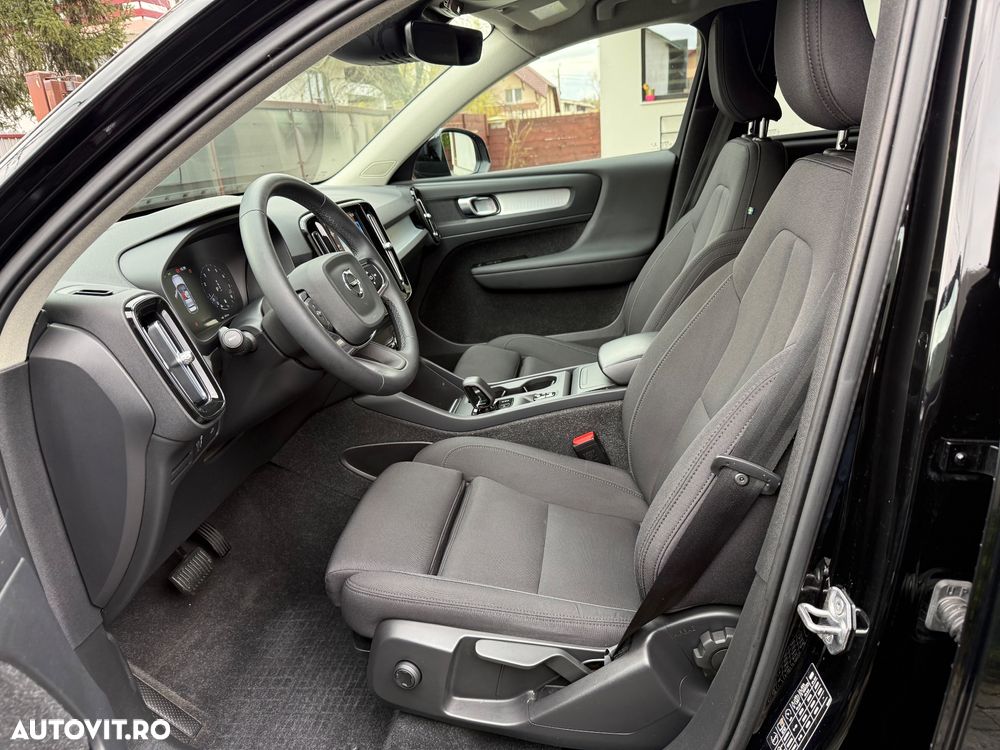 Volvo XC 40 B4 AT8 Mild Hybrid Momentum Pro - 5