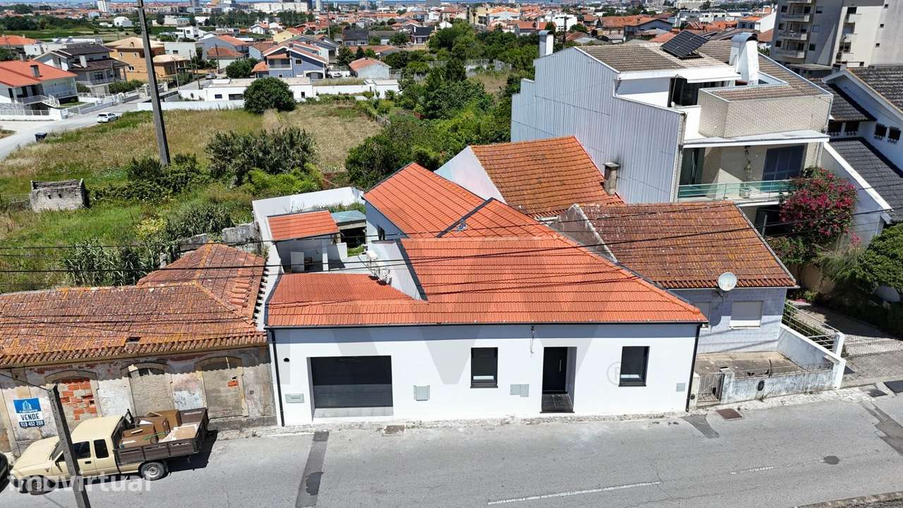 Moradia Térrea T2, em Banda, Totalmente Restaurada | NOVA, em São Bern - Grande imagem: 3/34