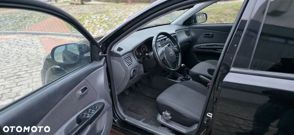 Kia Rio 1.4 Family + - 9