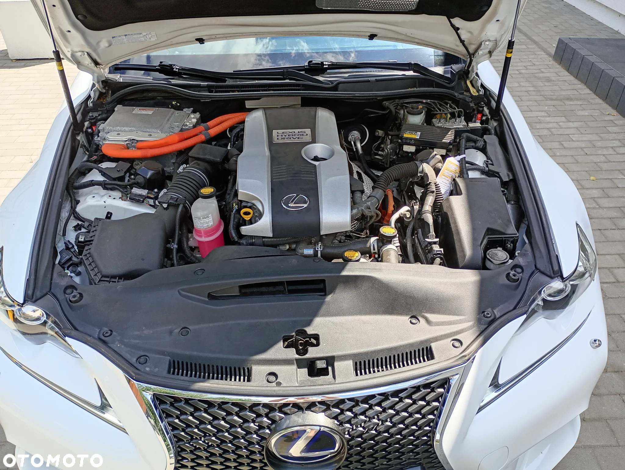 Lexus IS 300h F Sport - 34