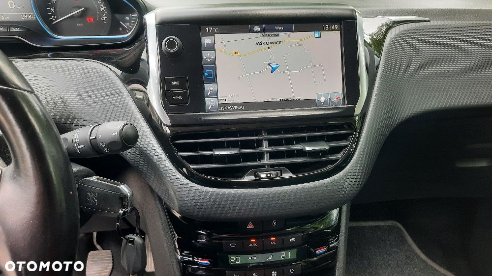 Peugeot 2008 1.2 Pure Tech Allure S&S - 13