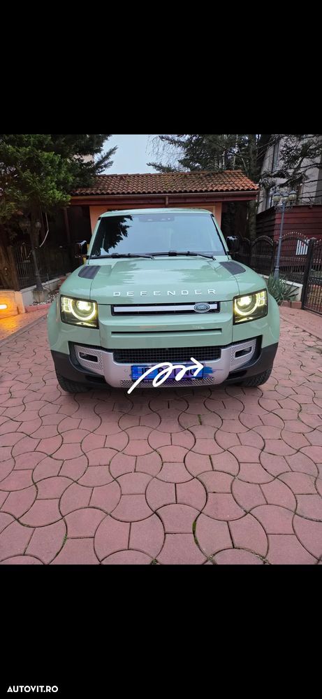 Land Rover Defender - 1