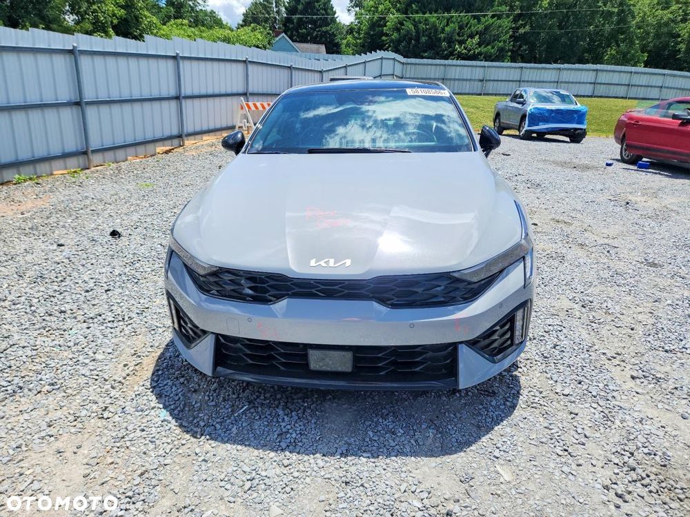 Kia K5 - 6