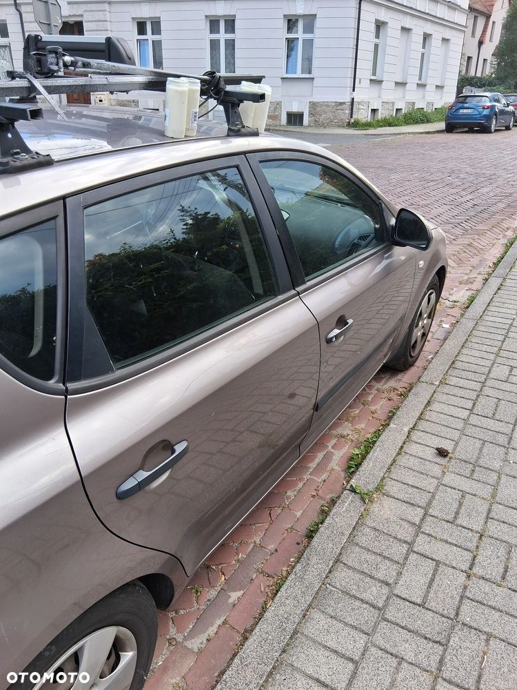 Kia Ceed 1.6 Crdi Comfort + - 7