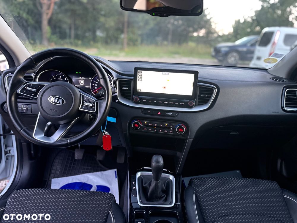 Kia XCeed 1.6 CRDi LAUNCH EDITION - 13