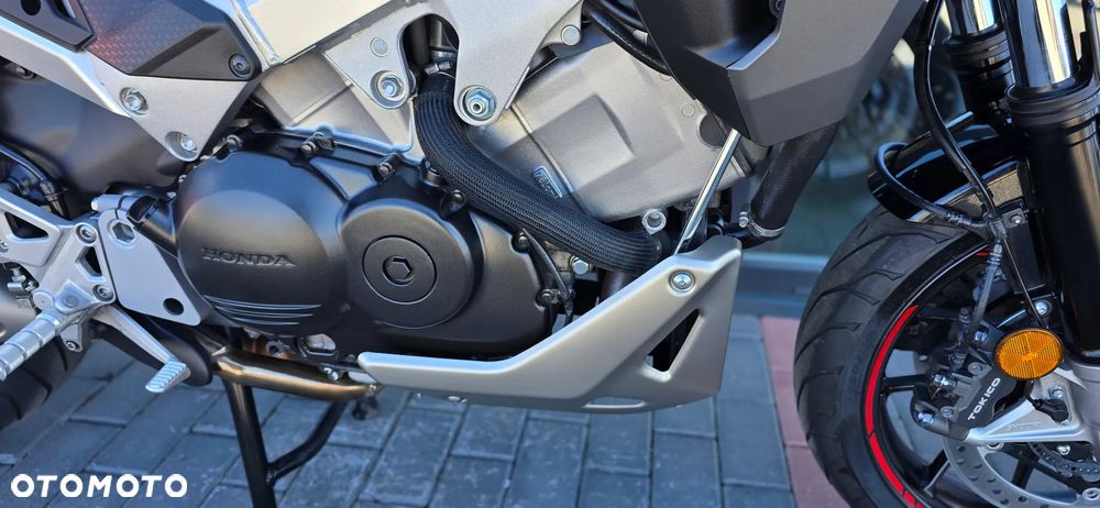 Honda VFR - 12