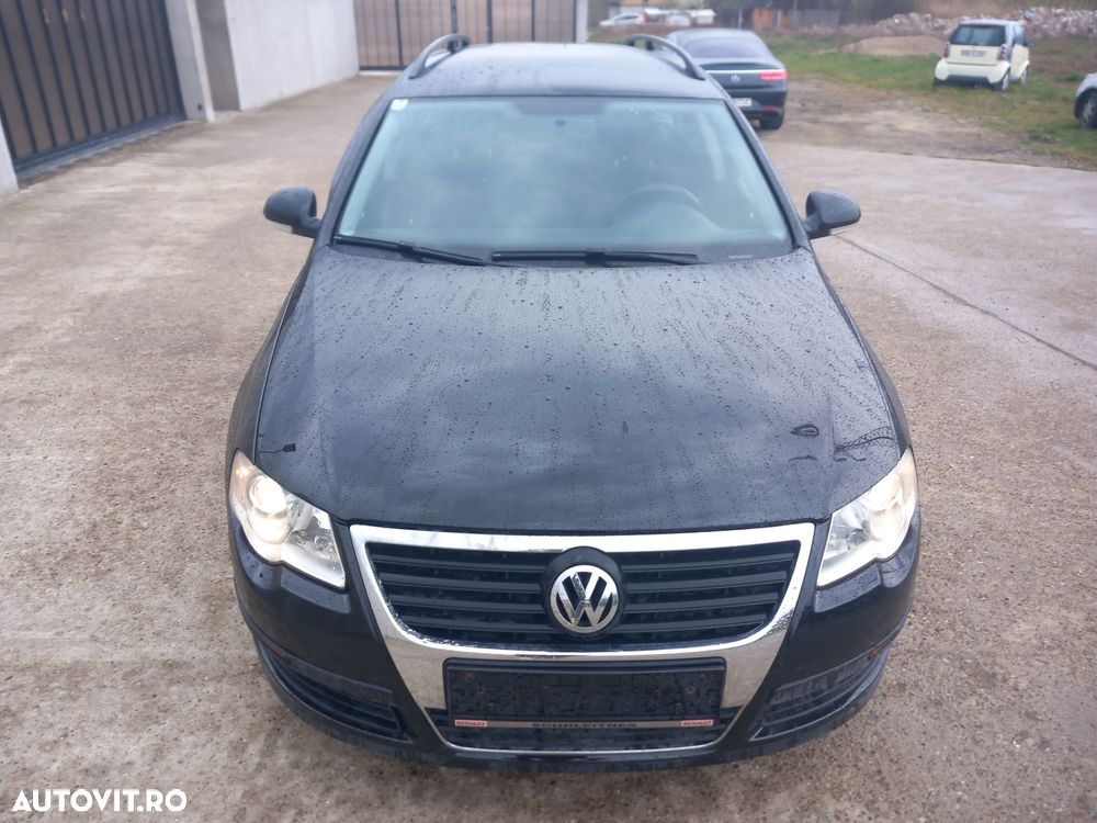 Volkswagen Passat - 1