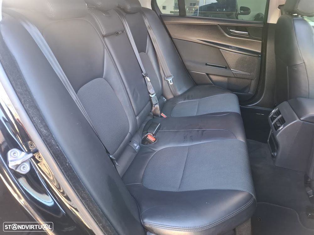 Jaguar XE 2.0 D Prestige Aut. - 35