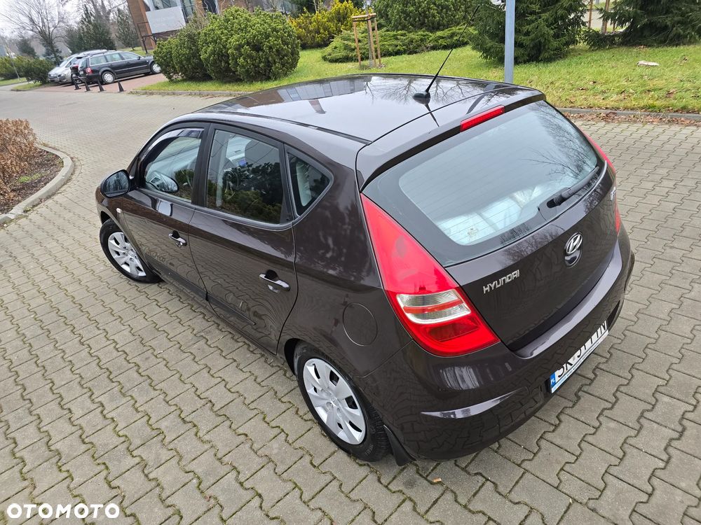 Hyundai i30 1.6 Comfort - 24