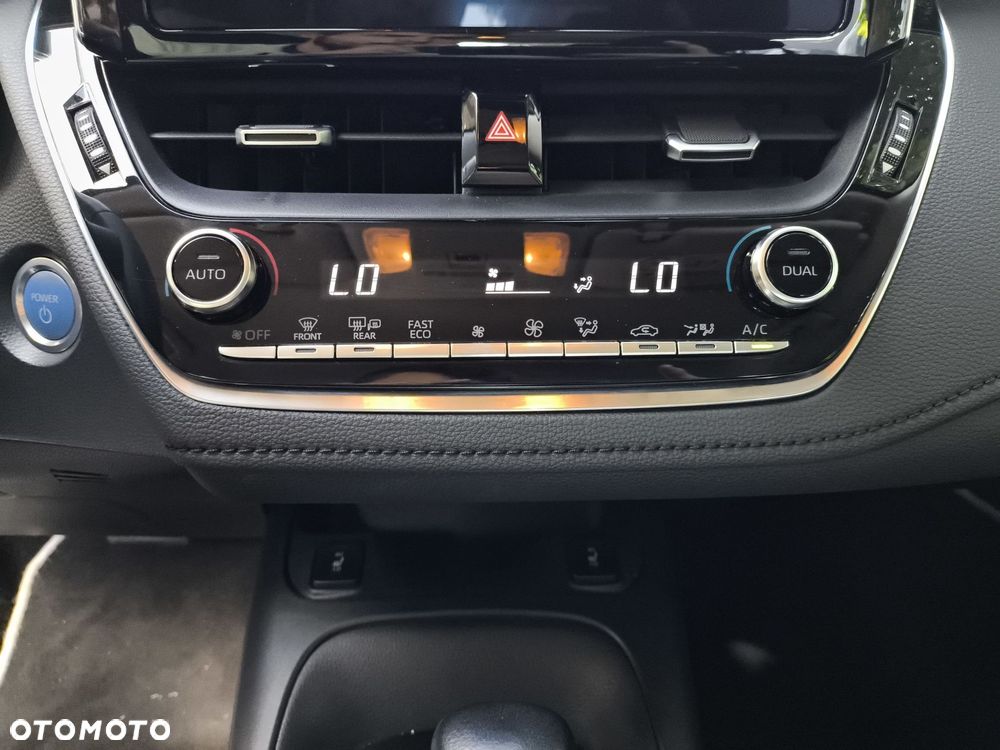 Toyota Corolla 1.8 Hybrid Comfort - 23