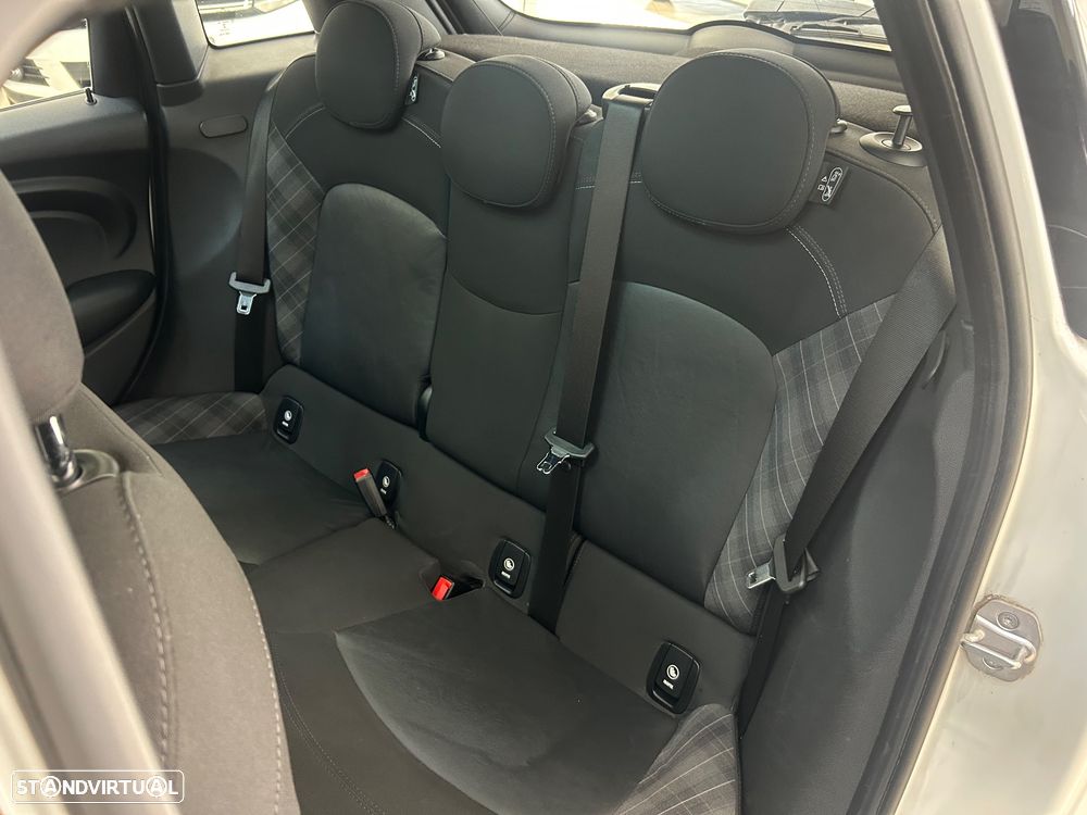 MINI 5 Portas Cooper Aut. - 11