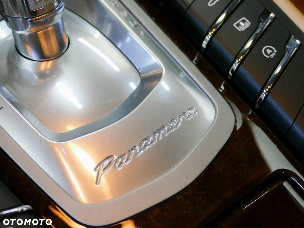 Porsche Panamera 4S PDK - 26