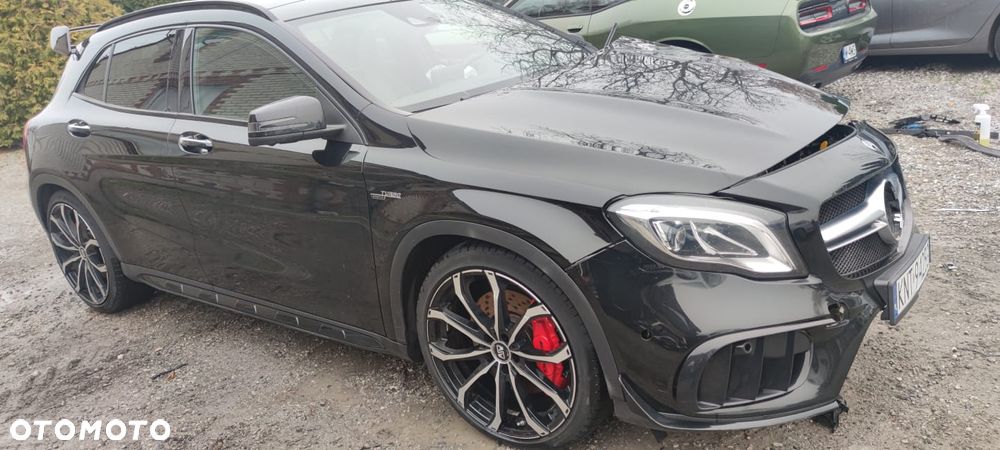 Mercedes-Benz GLA - 9