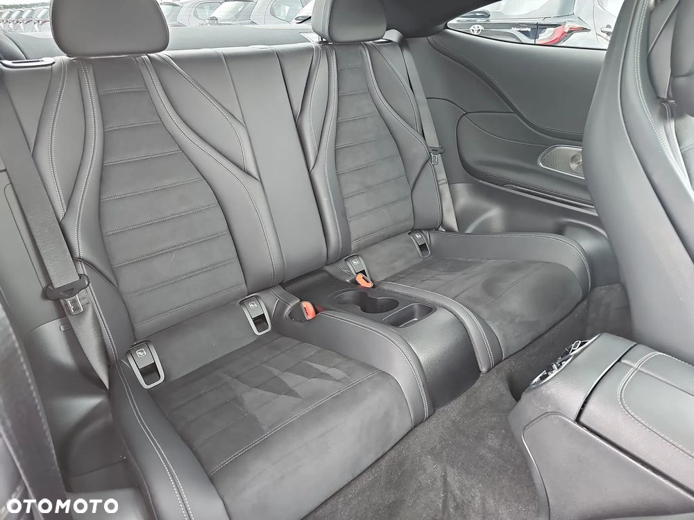 Mercedes-Benz CLE 300 mHEV 4-Matic AMG Line - 22