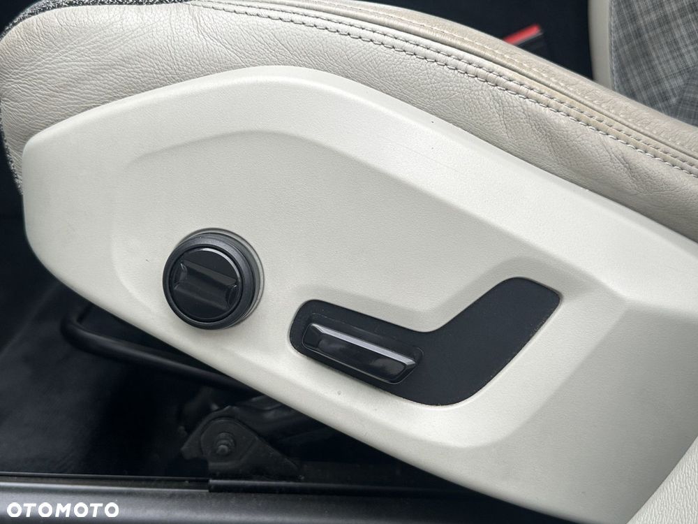 Volvo XC 60 - 36