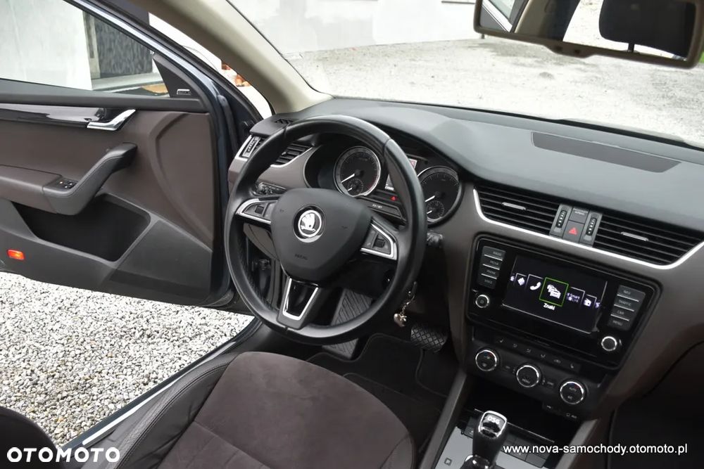 Skoda Octavia 2.0 TDI 4x4 L&K DSG - 23
