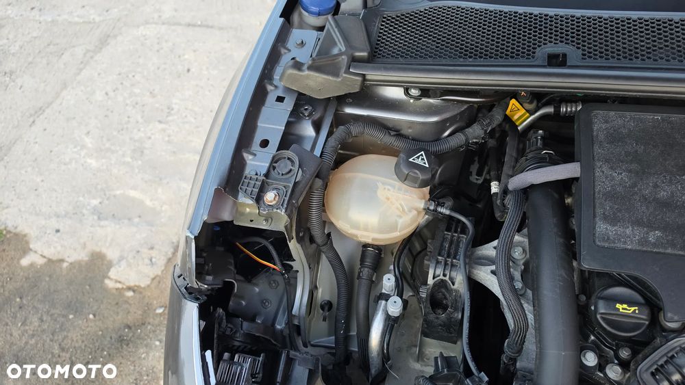 Citroën C4 PureTech 130 Stop&Start FEEL PACK - 38