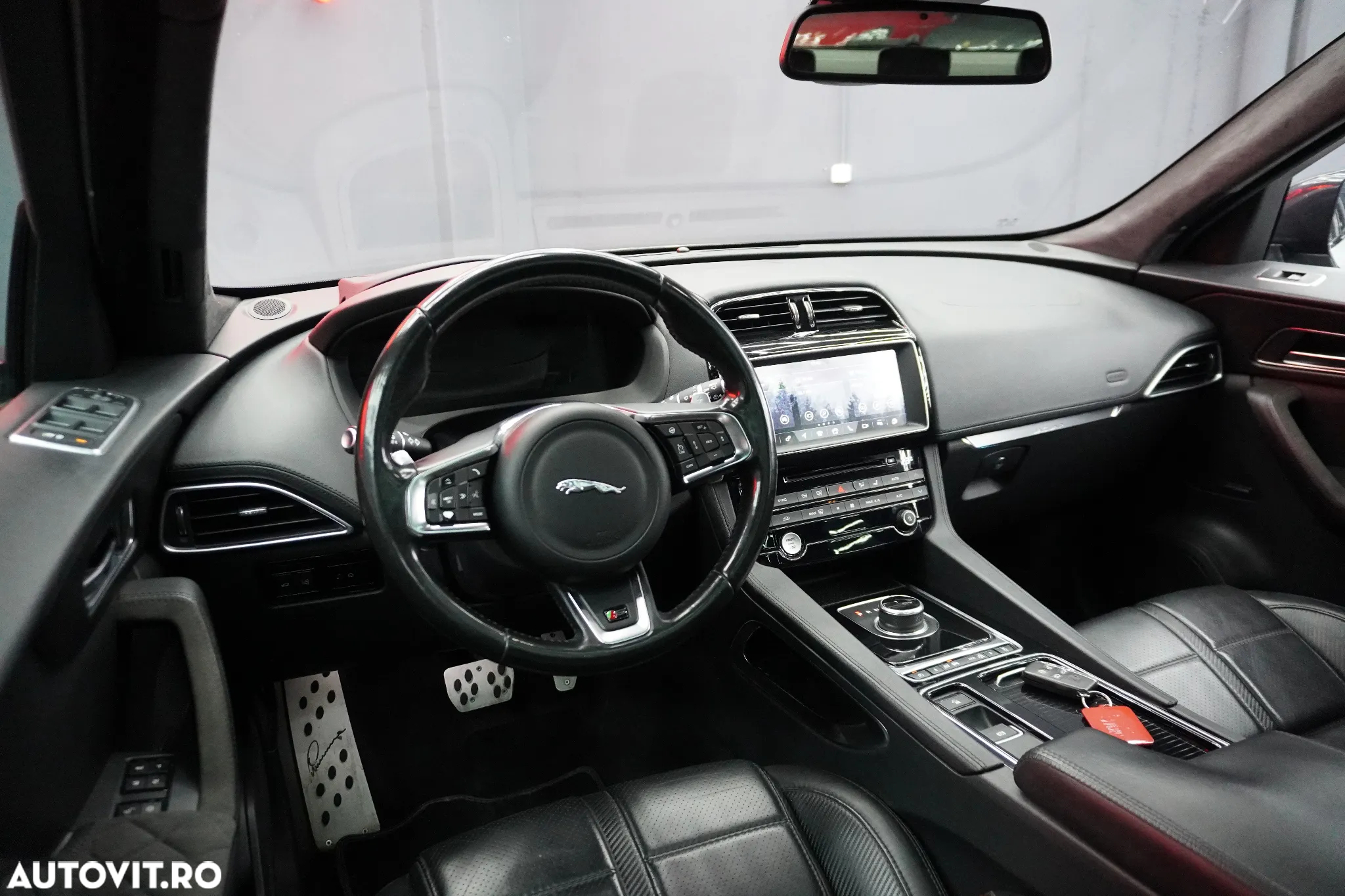 Jaguar F-Pace - 23