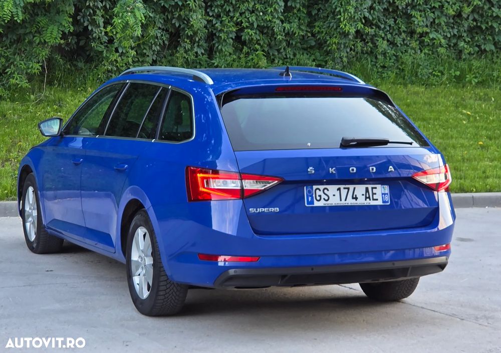 Skoda Superb 2.0 TDI DSG Selection - 6