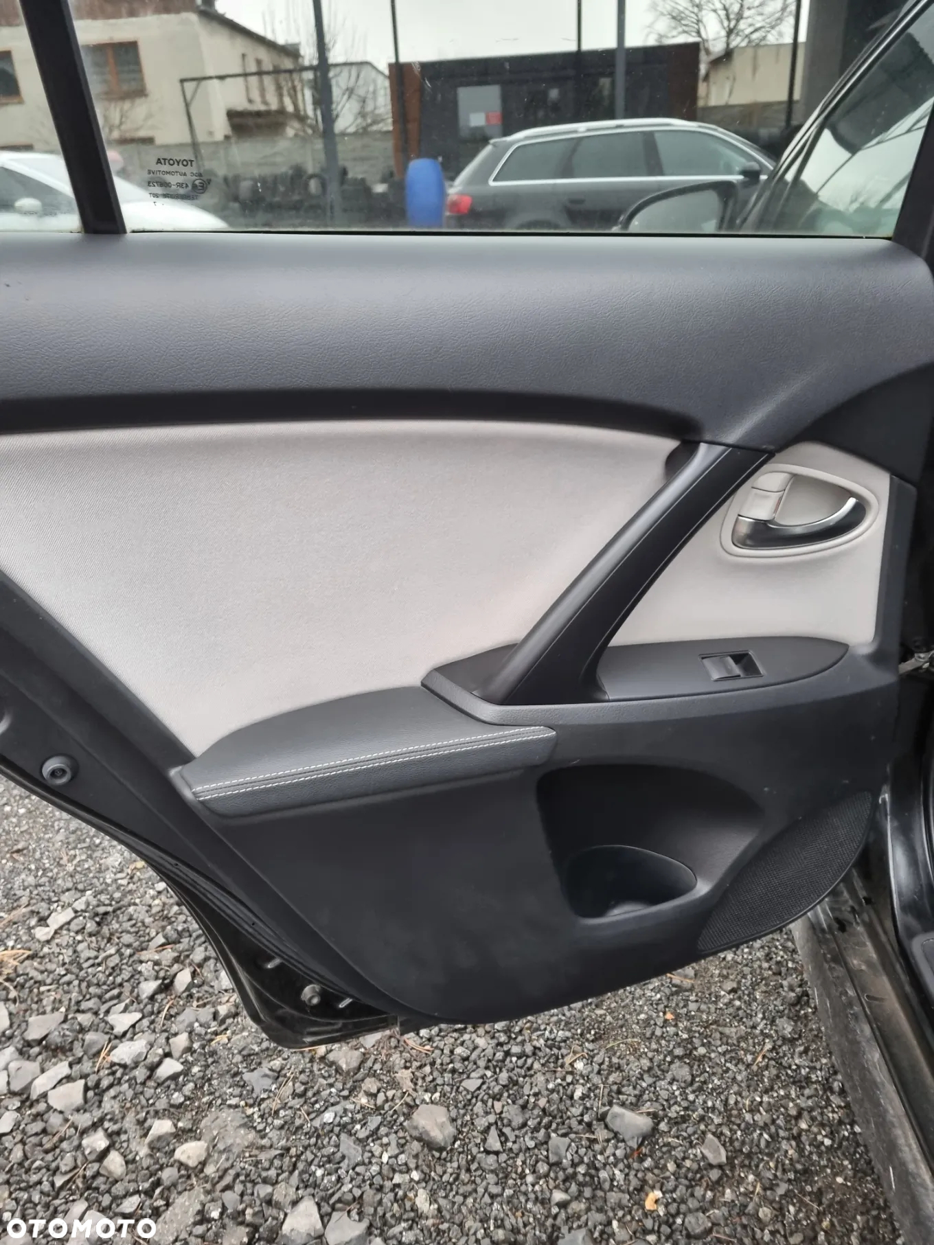 Toyota Avensis - 6