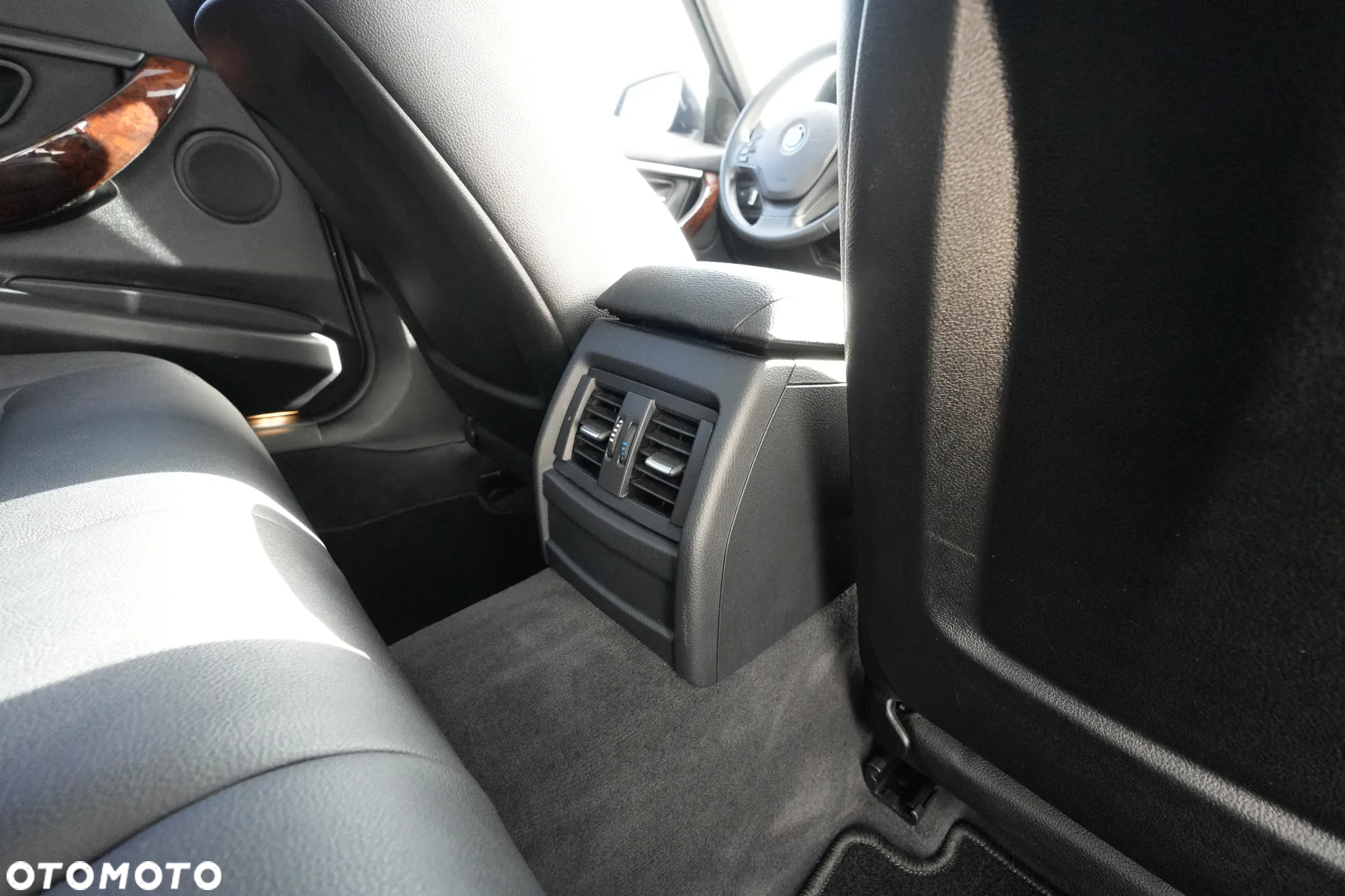 BMW Seria 3 320i Luxury Line - 15