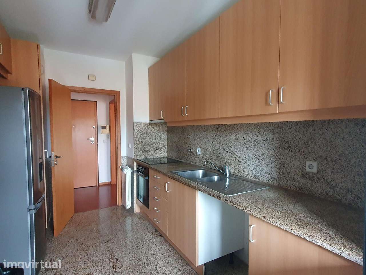 Apartamento T3 em Oliveira do Douro | Arrumo + Parqueamento - Grande imagem: 5/18