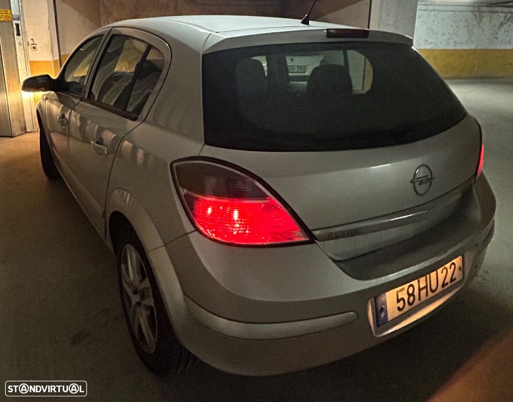 Opel Astra 1.3 CDTi Enjoy EcoFLEX - 2