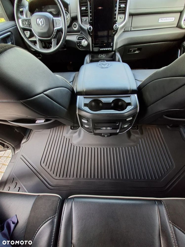 RAM 1500 Crew Cab Sport - 24