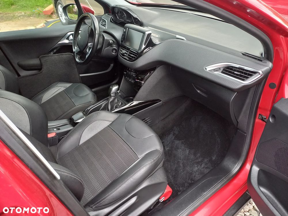 Peugeot 2008 1.2 Pure Tech Access EU6 - 22