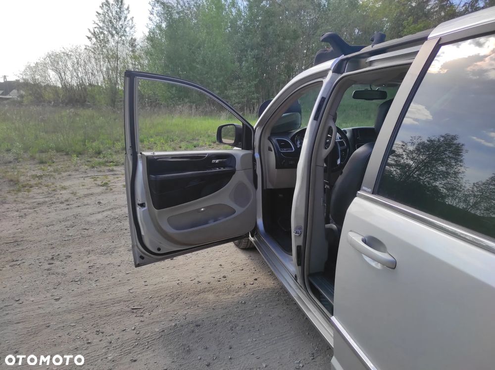 Lancia Voyager 2.8CRD Gold - 9