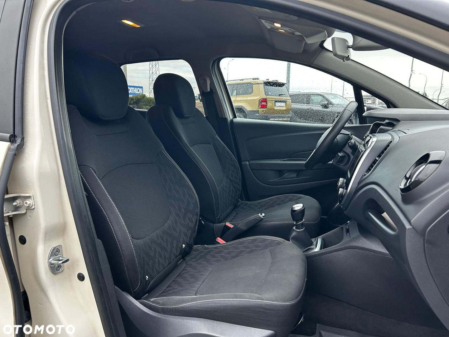 Renault Captur 1.3 Energy TCe FAP Intens - 17
