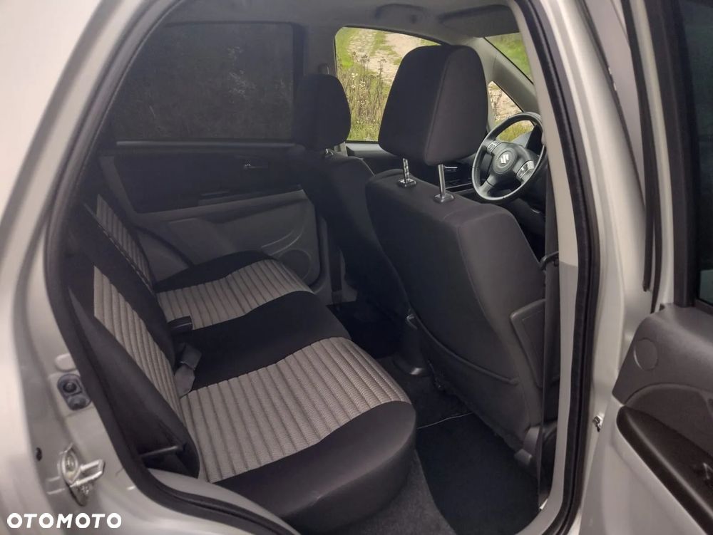 Suzuki SX4 2.0 DDiS 4x2 Comfort - 17