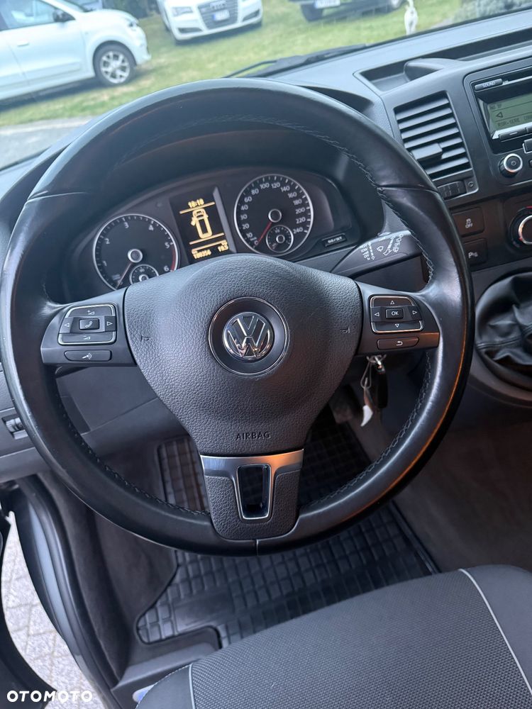Volkswagen Multivan - 21