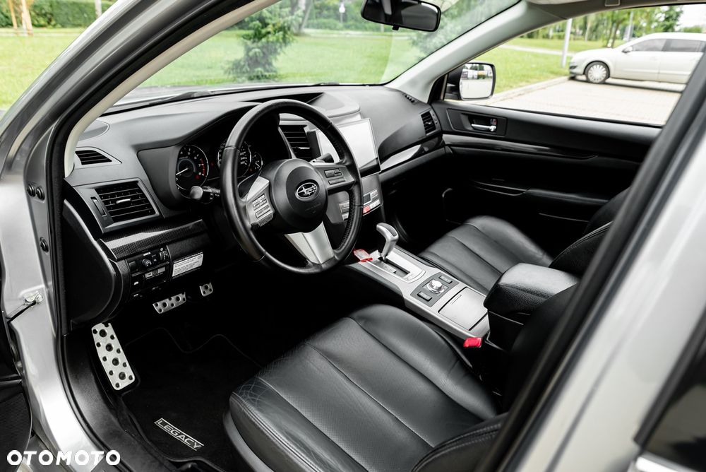 Subaru Legacy 2.5i GT - 21