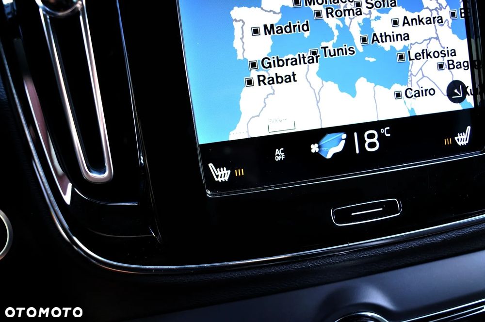Volvo XC 40 D3 Momentum Pro - 27