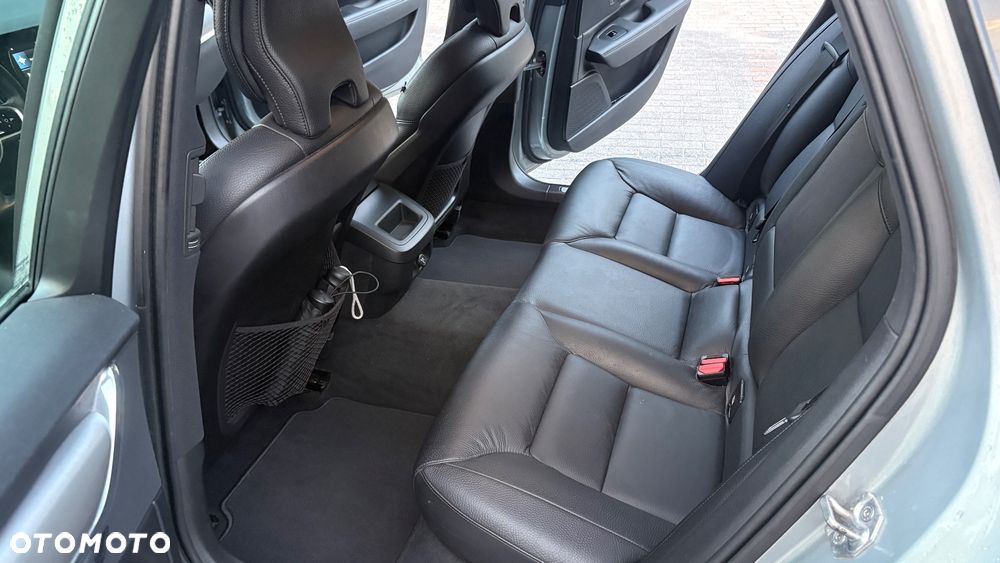 Volvo V90 D4 AWD Momentum - 24