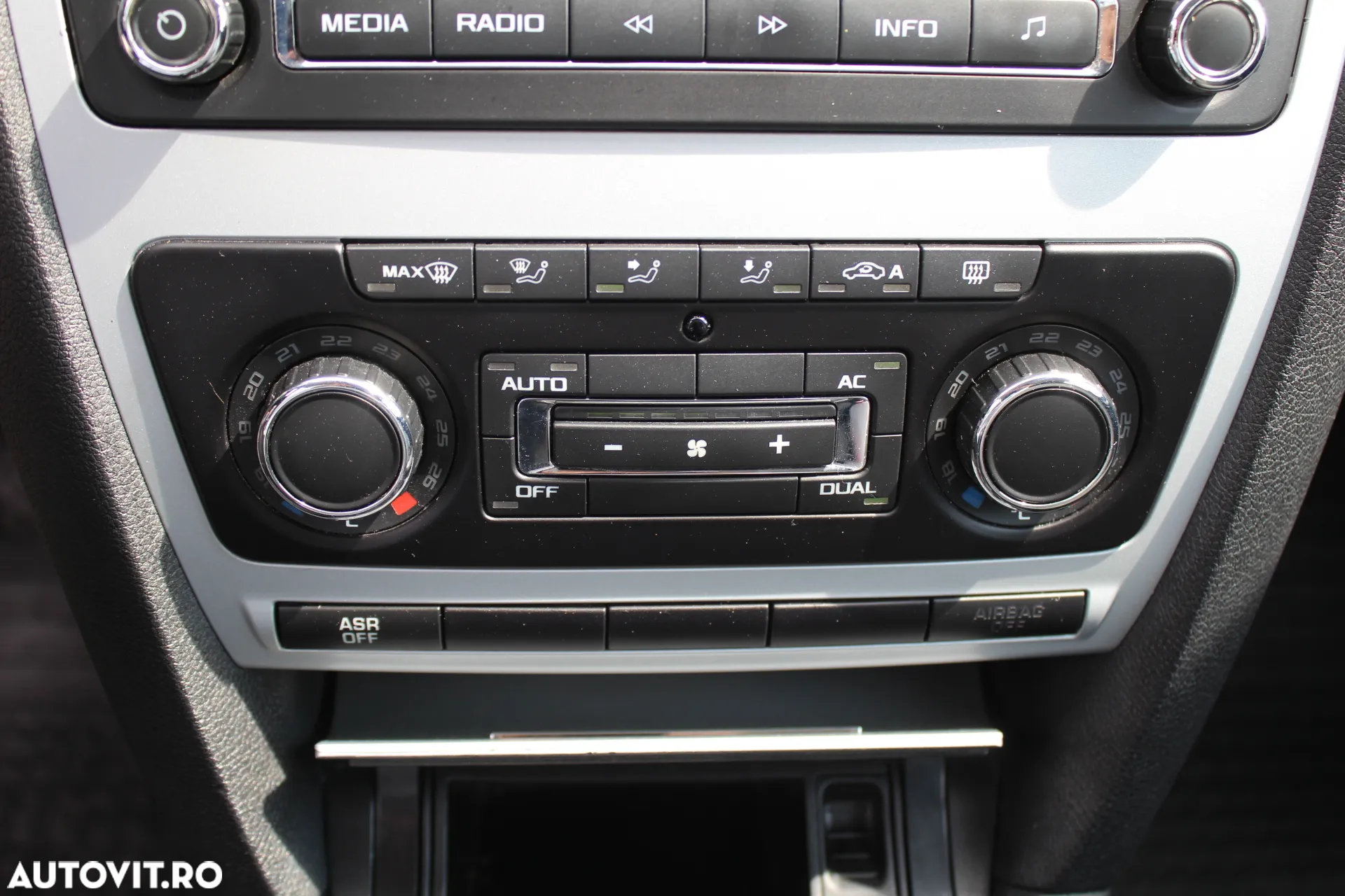 Skoda Octavia 1.6 Ambiente - 5