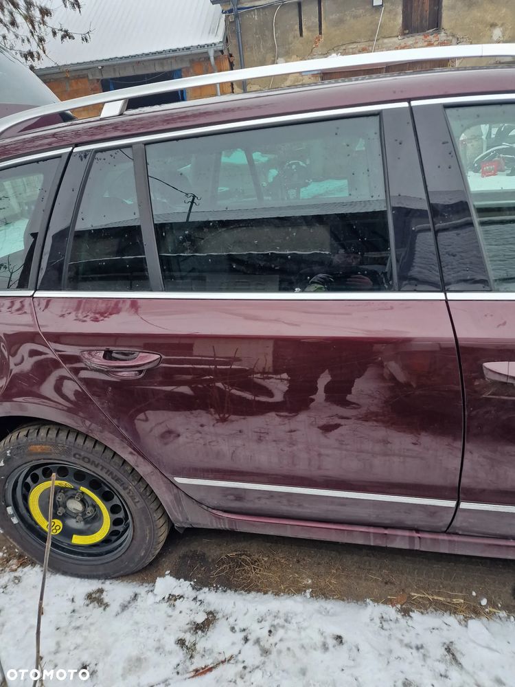 Drzwi  prawy  tył  skoda  superb  II  kombi  w  kolorze  X7X7 - 1