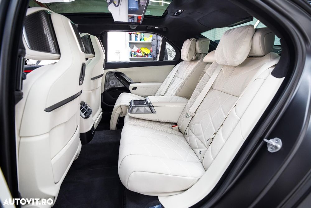 BMW Seria 7 740 xDrive MHEV - 19