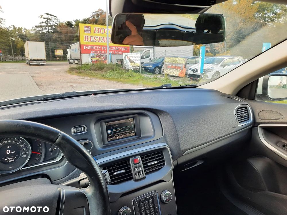 Volvo V40 D3 Momentum - 29